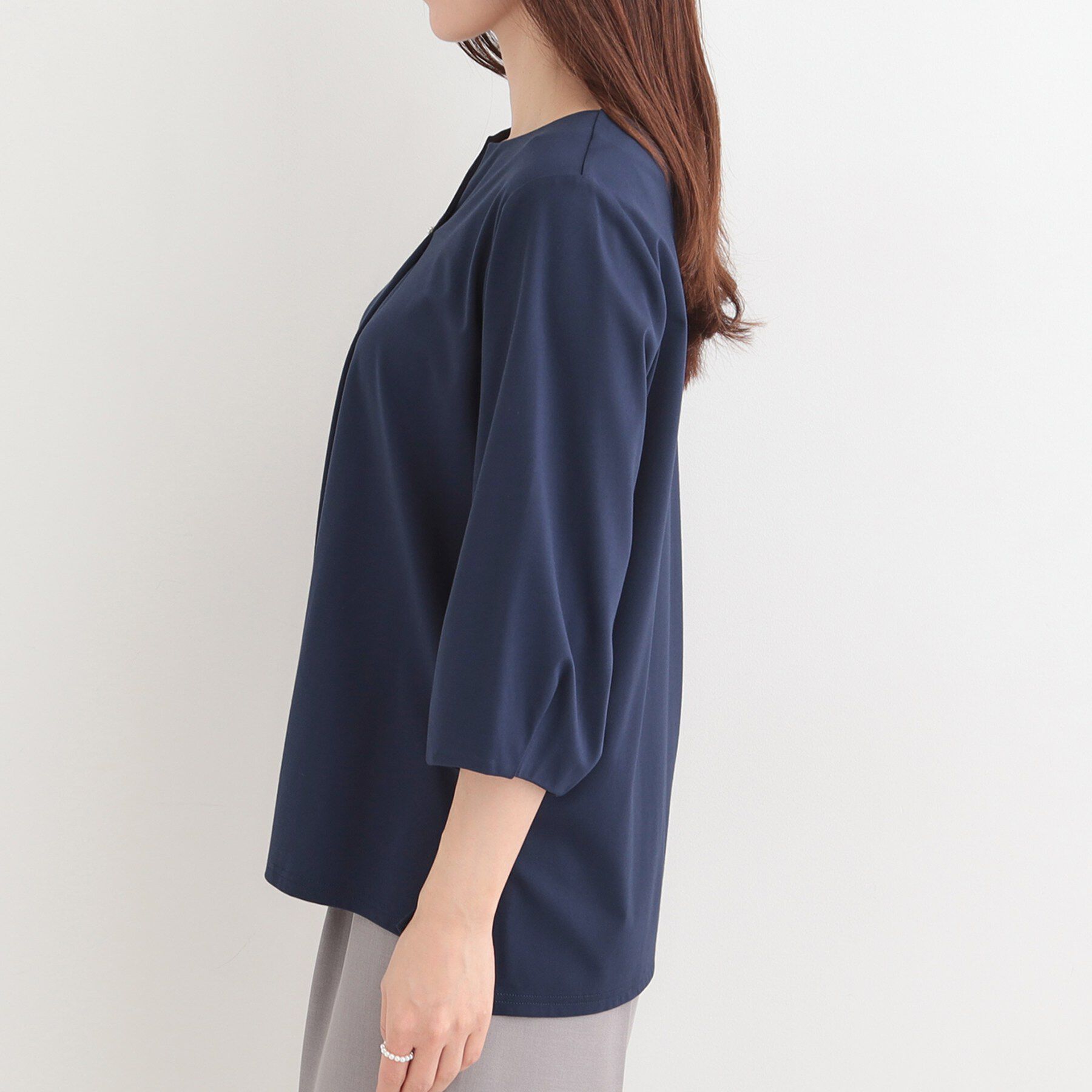 SHOO･LA･RUE「【多機能】パール調付きカットブラウス」|シャツ・ブラウス|