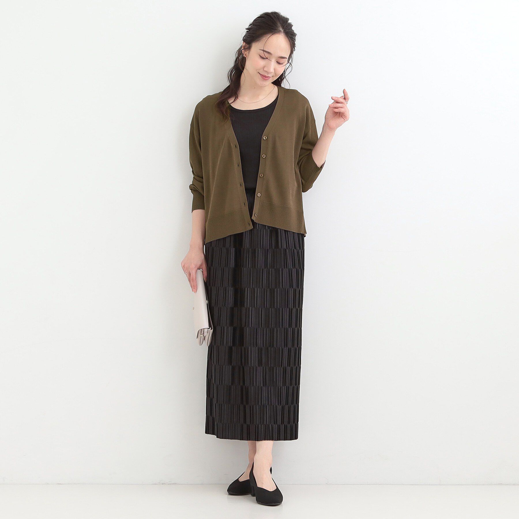 SHOO･LA･RUE「【洗濯機可/ひんやり/UV】さらっとしたタッチが心地よい ショートVカーディガン」|カーディガン|