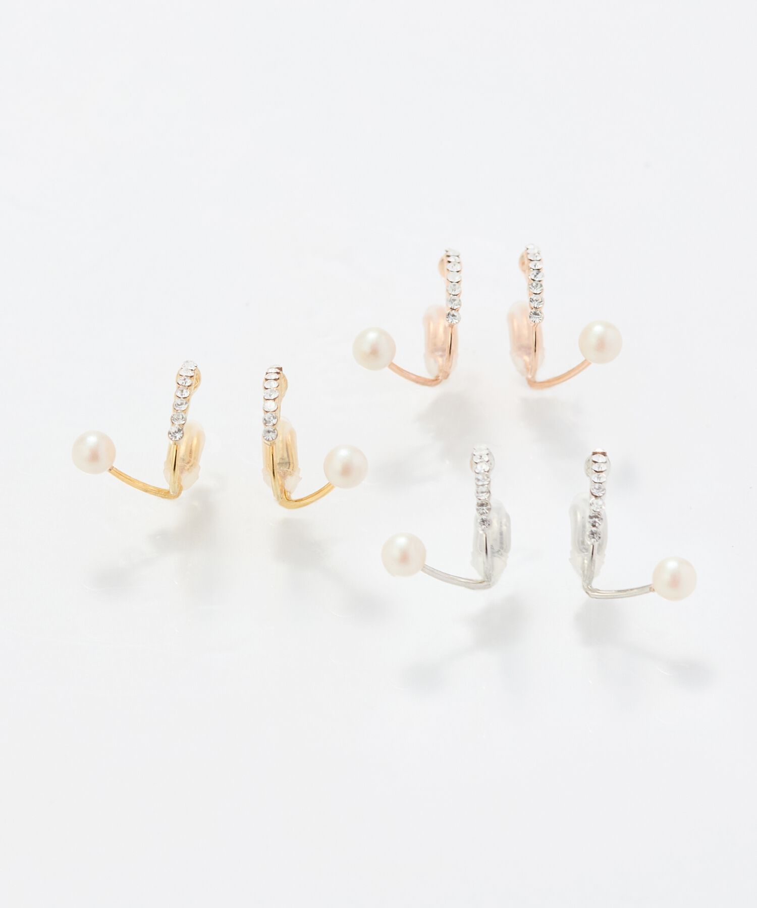 Phoebe「【痛くないシリーズ】ラインストーンパールフロートライトフィットイヤリング　ゴールド」|イヤリング|