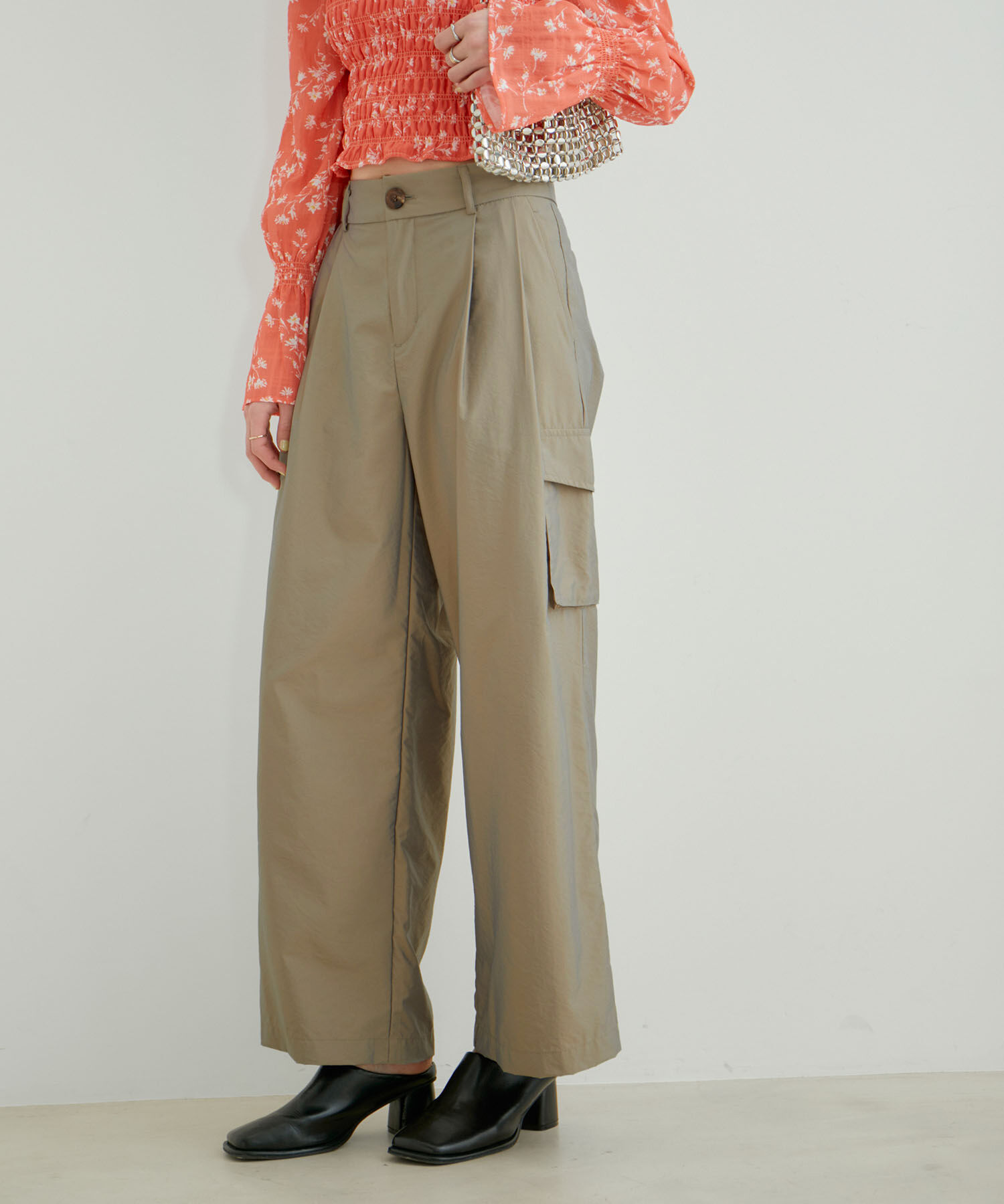 VIS「【セットアップ対応】タックギャザーワイドカーゴパンツ」|カーゴ|カーキ系(38)