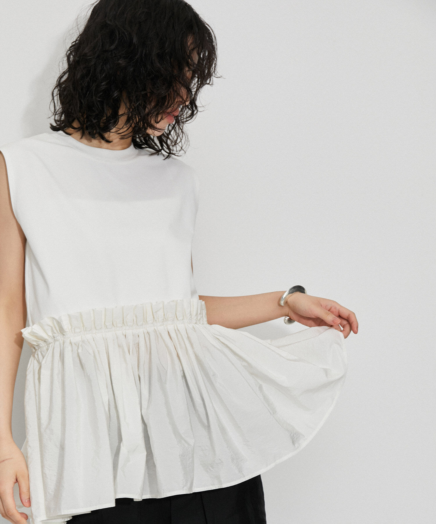 ADAM ET ROPE'「【サステナブル・洗える】ティアードノースリーブTEE」|Tシャツ・カットソー|