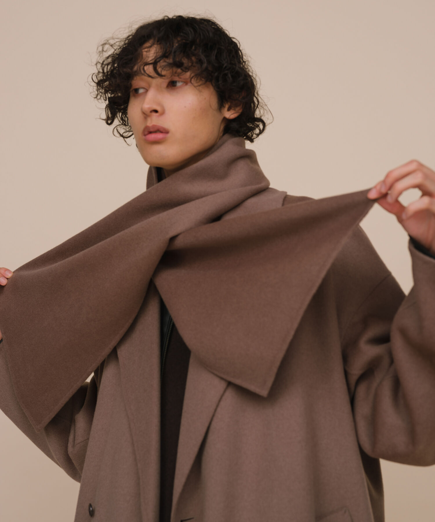 ADAM ET ROPE'「《マフラー付き》メリノウール ダブルフェイス セミダブル オーバー コート / 超軽量 / ユニセックス」|ステンカラーコート|