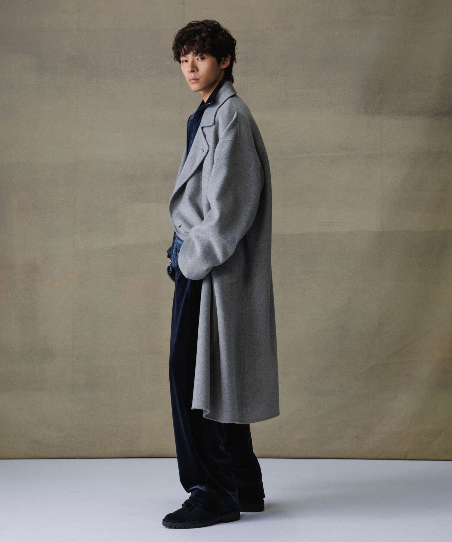 ADAM ET ROPE'「《マフラー付き》メリノウール ダブルフェイス セミダブル オーバー コート / 超軽量 / ユニセックス」|ステンカラーコート|