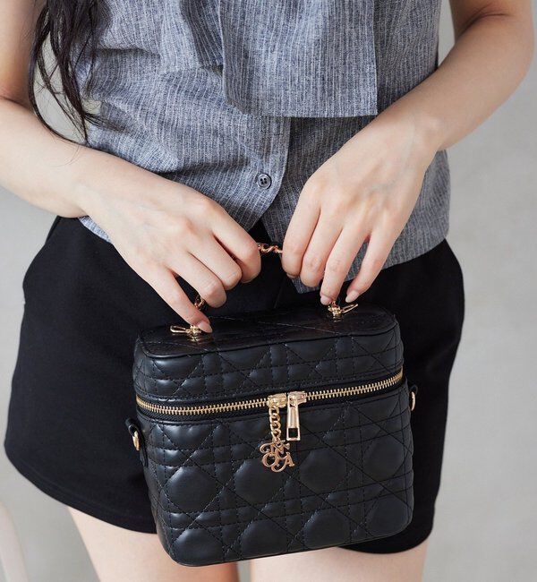  「WEB限定/チャーム付きキルティングバニティバッグ」|ショルダー・メッセンジャー|