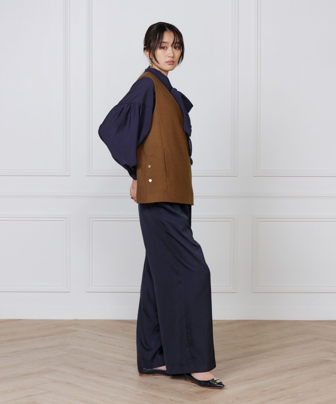 7-IDconcept.「《大きいサイズ》Vネックプルオーバージレ」|ダウンベスト・ベスト|