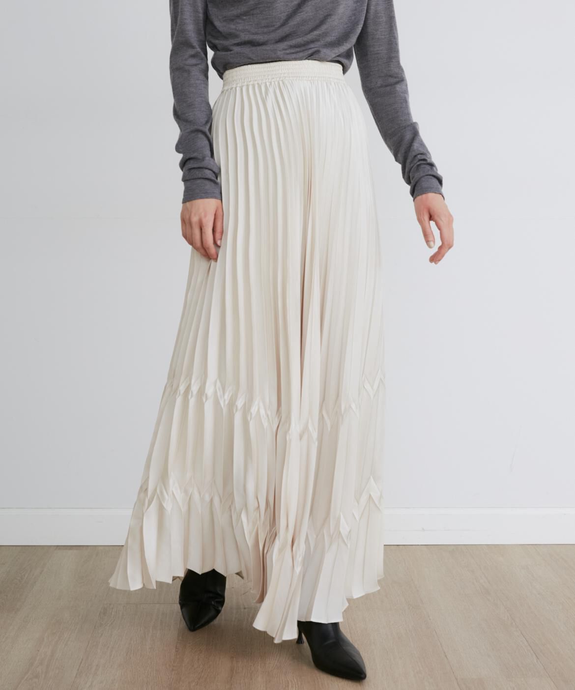 INED「《大きいサイズ》サテンプリーツスカート《la veille by SUPERIOR CLOSET》」|スカート|