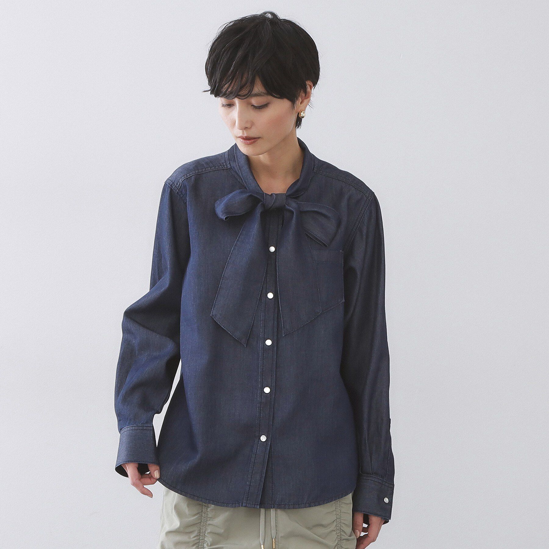 OPAQUE.CLIP「セルロース混デニムボウタイブラウス【洗濯機OK】」|シャツ・ブラウス|