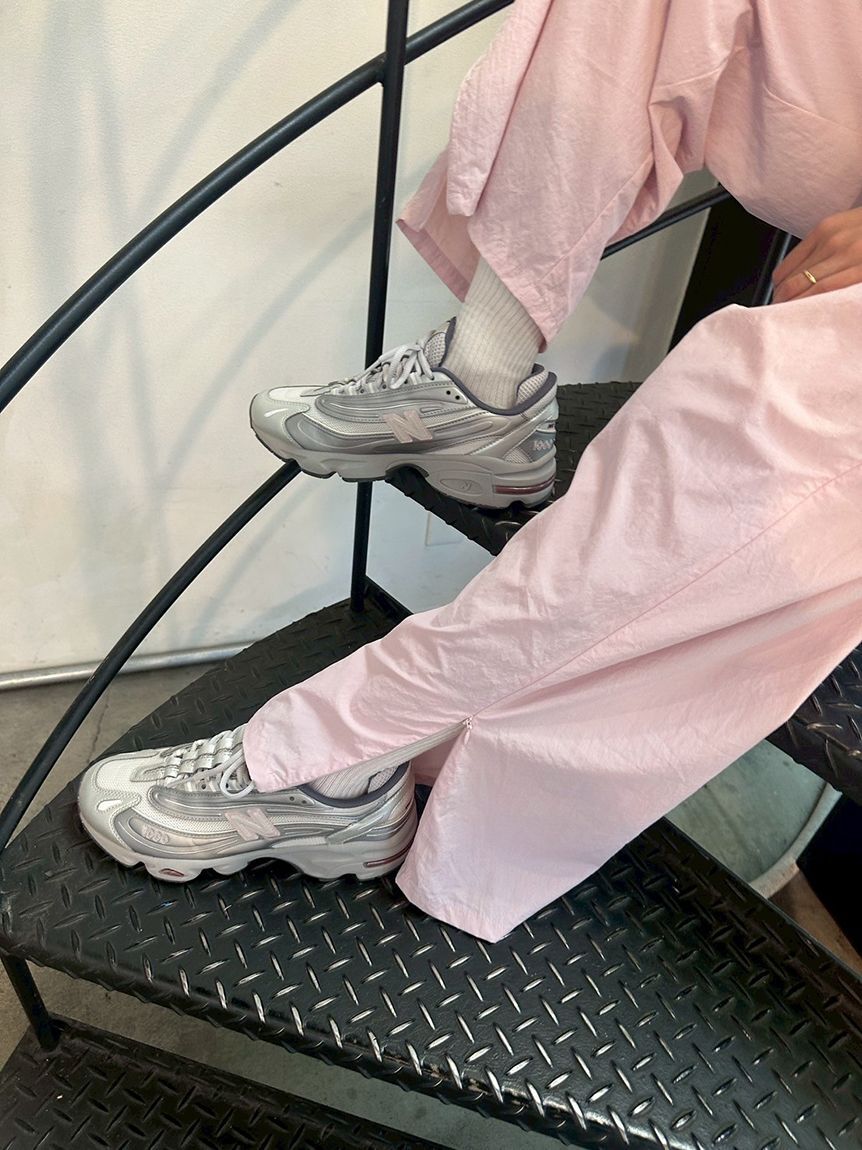 emmi atelier「ナイロンイージーパンツ」|チノ|