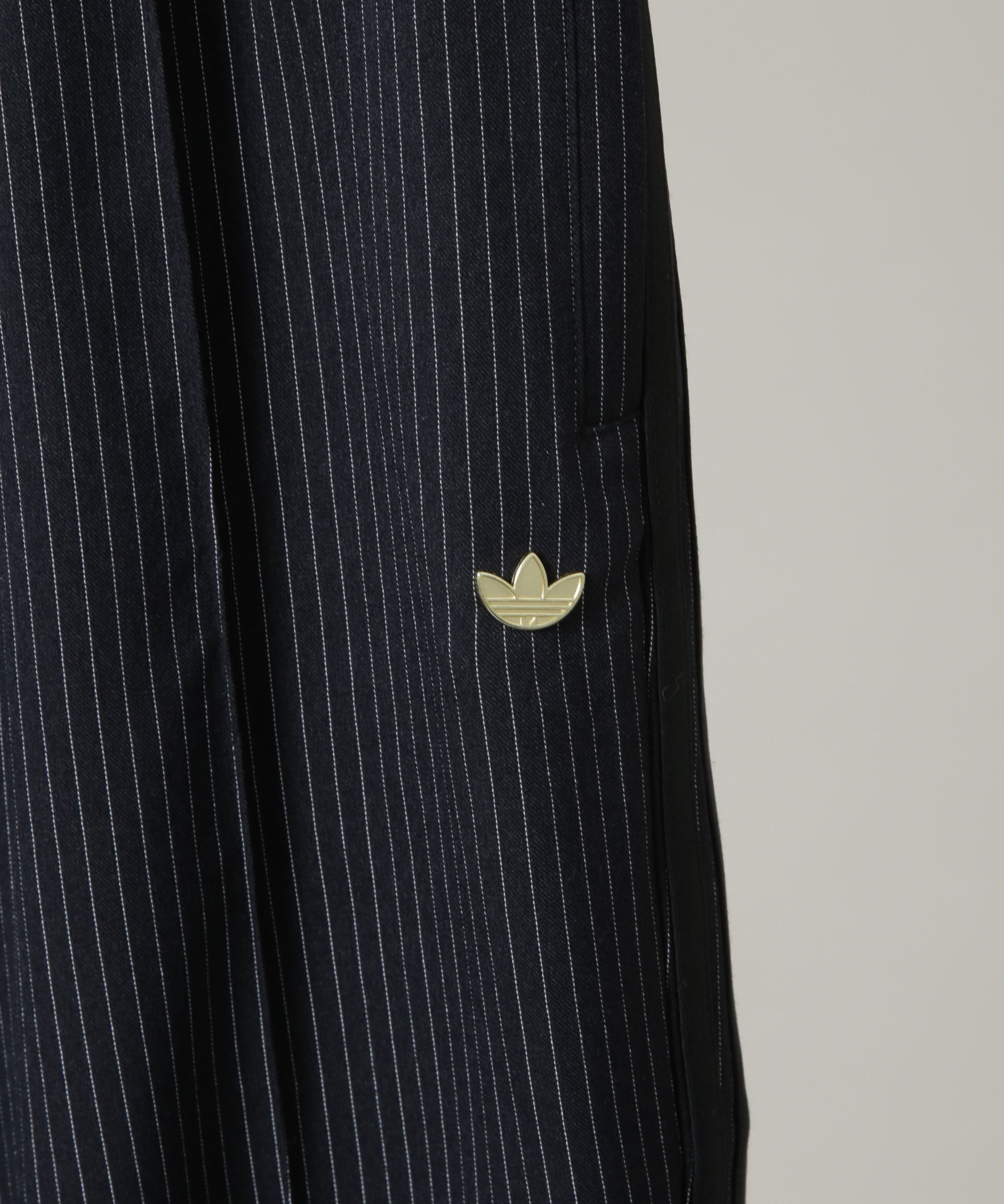 nano･universe「adidas/FIREBIRD LOOSE TRACK PANTS(セットアップ対応)」|チノ|