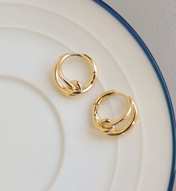 fredy emue「ひねりリングピアス」|ピアス|ゴールド