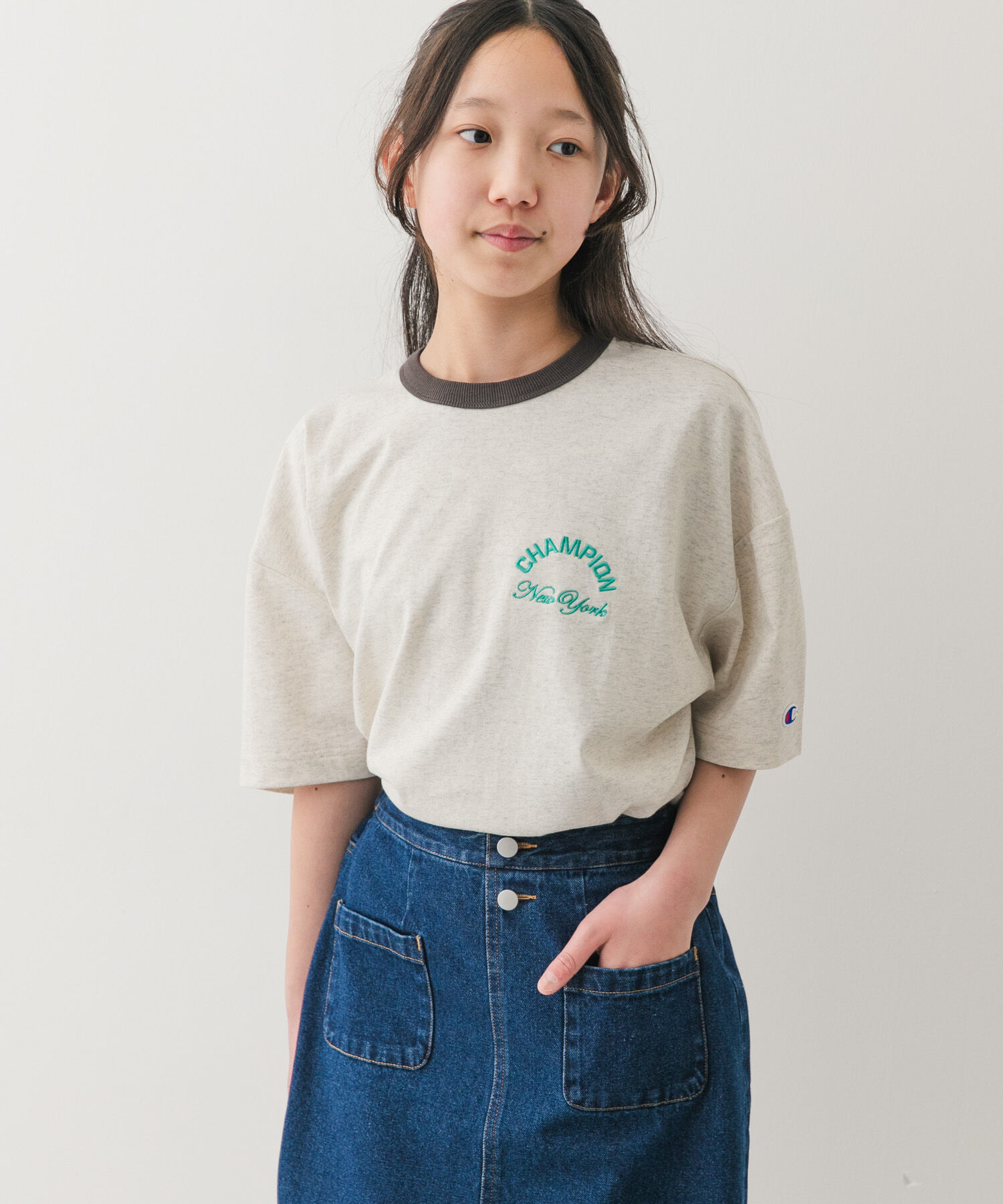 URBAN RESEARCH DOORS「『150サイズ』『別注』CHAMPION&times;DOORS　リンガー刺繍ロゴTシャツ(KIDS)」|その他|