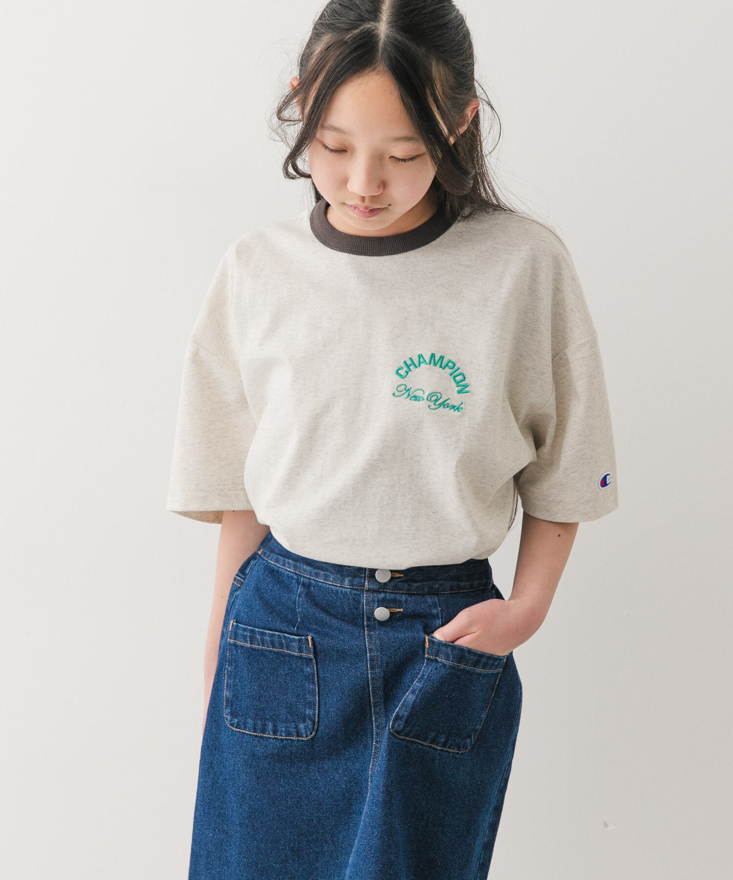 URBAN RESEARCH DOORS「『150サイズ』『別注』CHAMPION&times;DOORS　リンガー刺繍ロゴTシャツ(KIDS)」|その他|