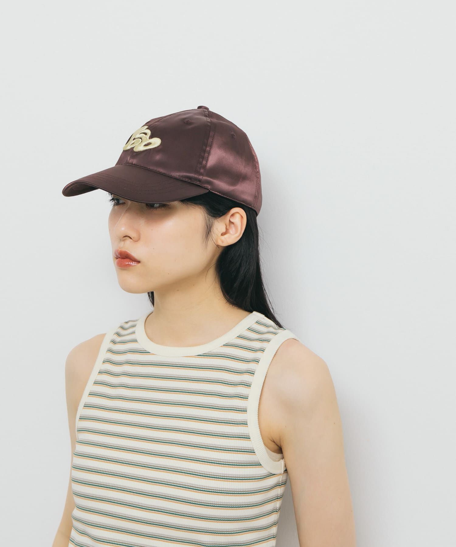  「プランプエンブロイダリーサテンCAP」|キャップ・キャスケット|