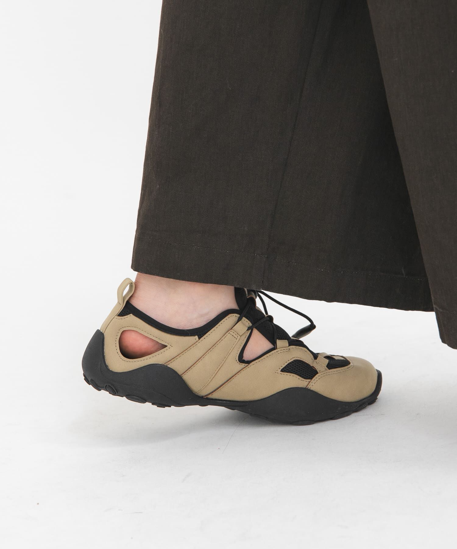  「カットデザインメッシュスニーカー」|スニーカー|