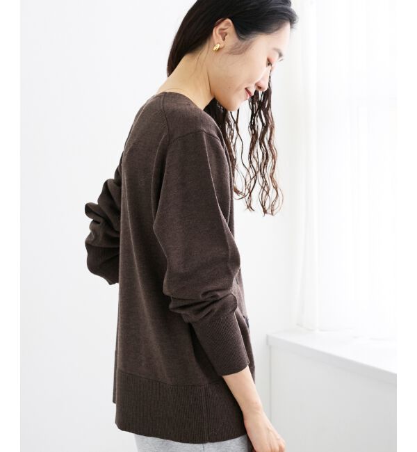  「フレーズロゴ刺繍Vネックニット」|ニット・セーター|