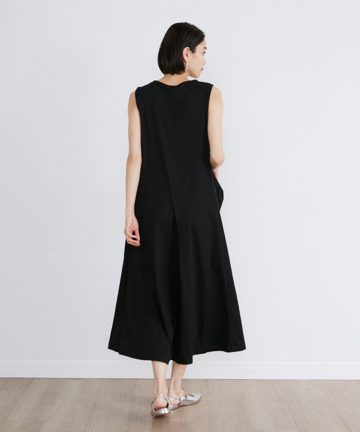 INED「《大きいサイズ》ノースリーブフレアワンピース」|ワンピース|