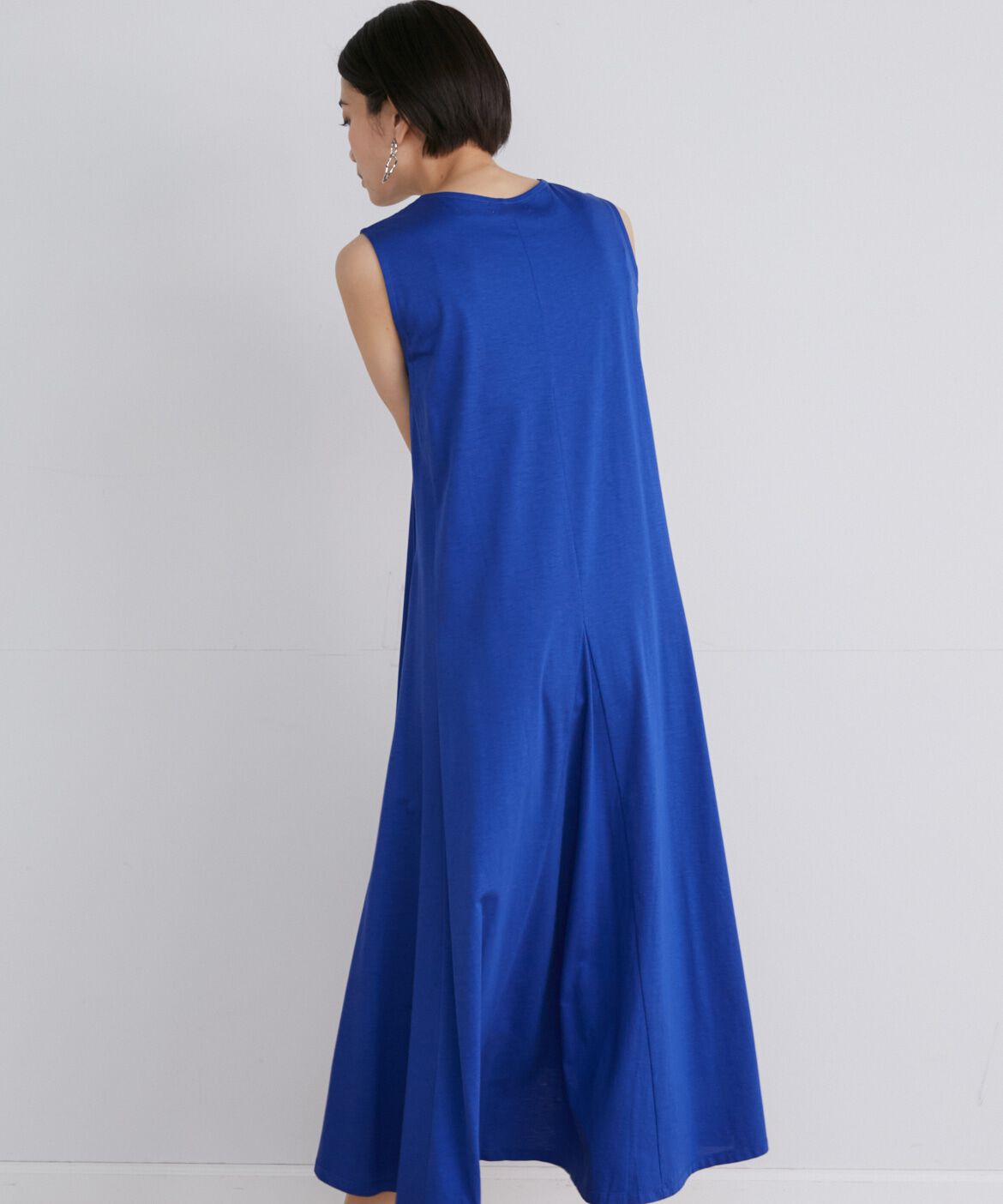 INED「《大きいサイズ》ノースリーブフレアワンピース」|ワンピース|