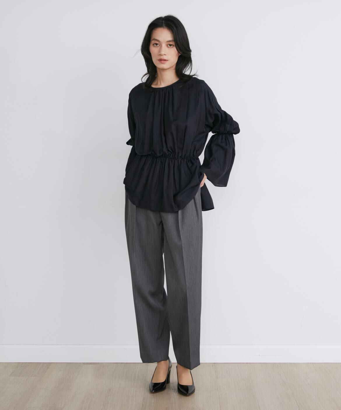 INED「シャーリングギャザーブラウス《la veille by SUPERIOR CLOSET》」|シャツ・ブラウス|