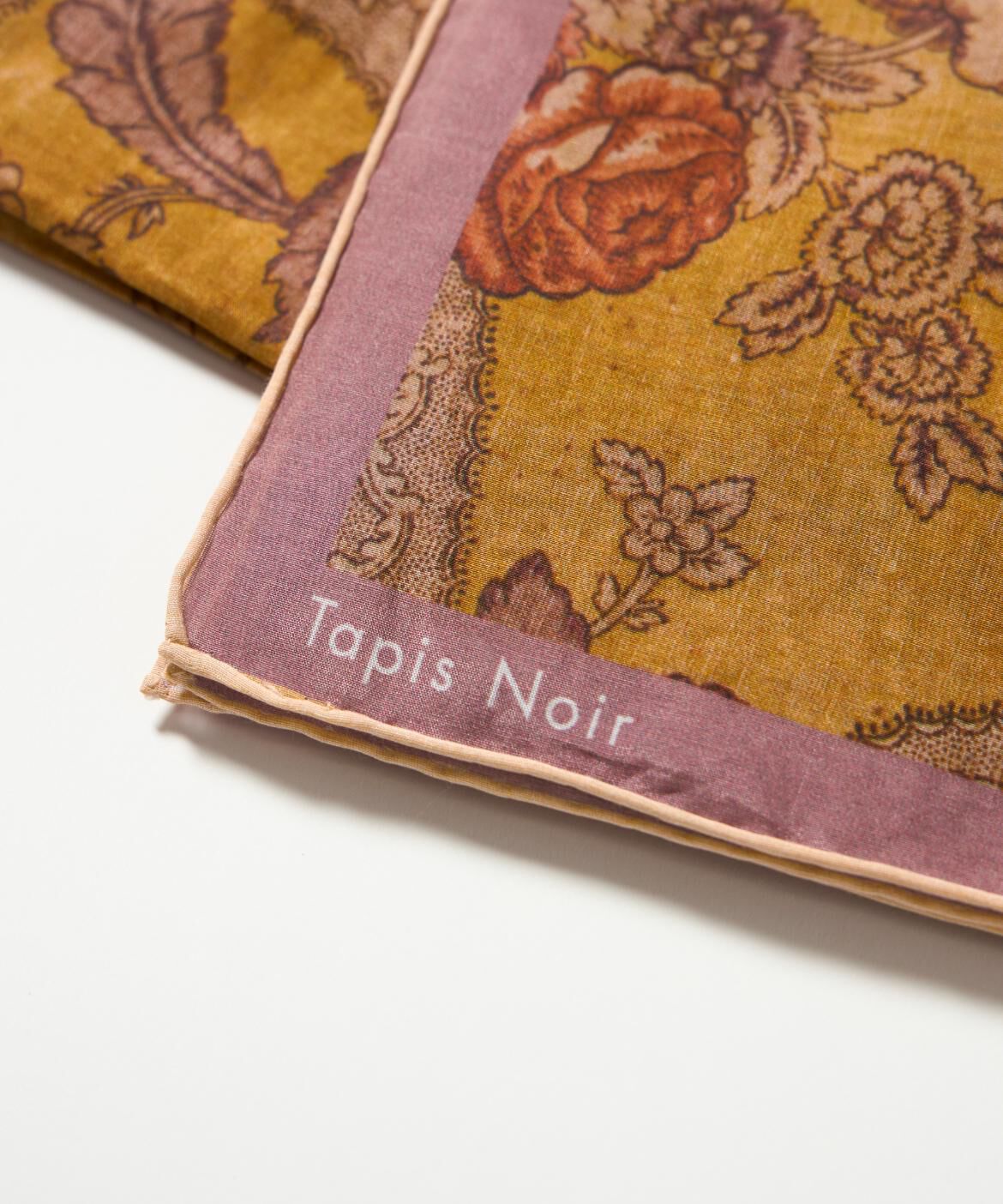 INED「《FAVORITE》Large Light Yellow スカーフ《Tapis Noir》」|バンダナ・スカーフ|