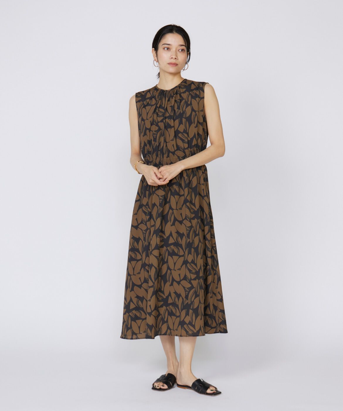 INED「《大きいサイズ》ノースリーブプリントワンピース」|ワンピース|