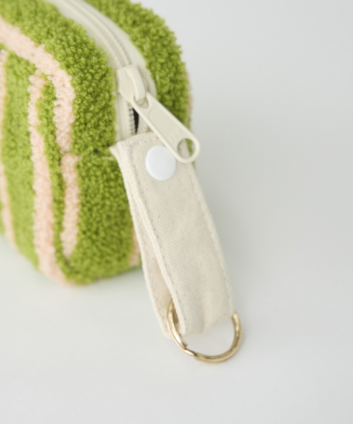 DAY by DAY it&rsquo;s international「ループミニポーチチャーム 《beej》」|ポーチ|