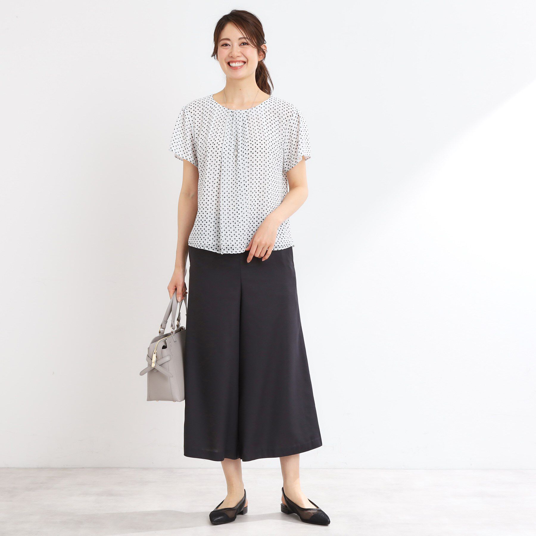 Reflect「【マシンウォッシュ可／セットアップ可】ギャザータックプリントブラウス」|シャツ・ブラウス|