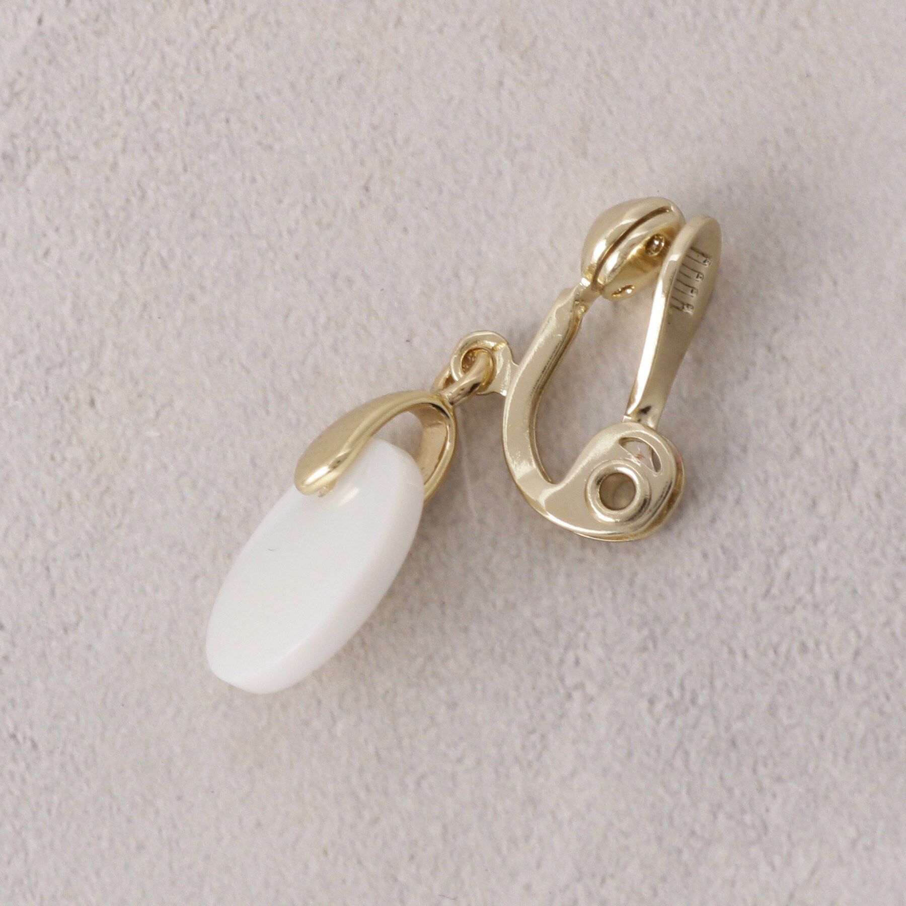 grove「【痛くなりにくい】ラウンドシェルイヤリング」|イヤリング|