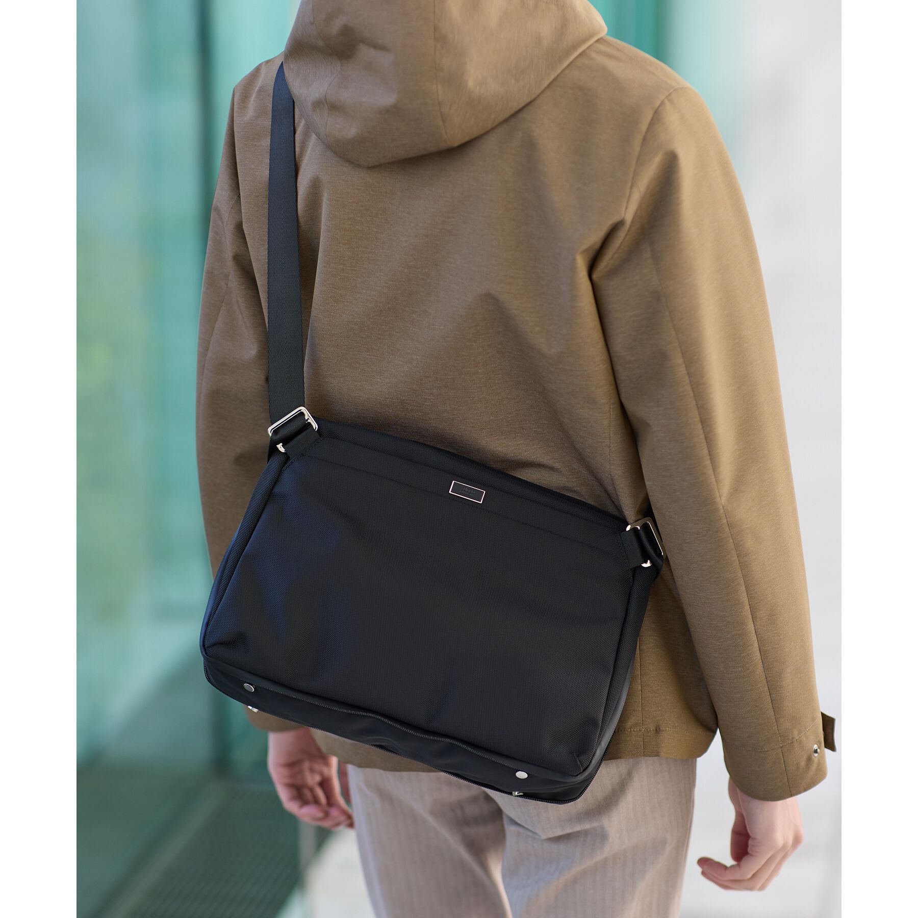 TAKEO KIKUCHI「【A4サイズ／横型】エクスパンドショルダー（L）」|ショルダー・メッセンジャー|