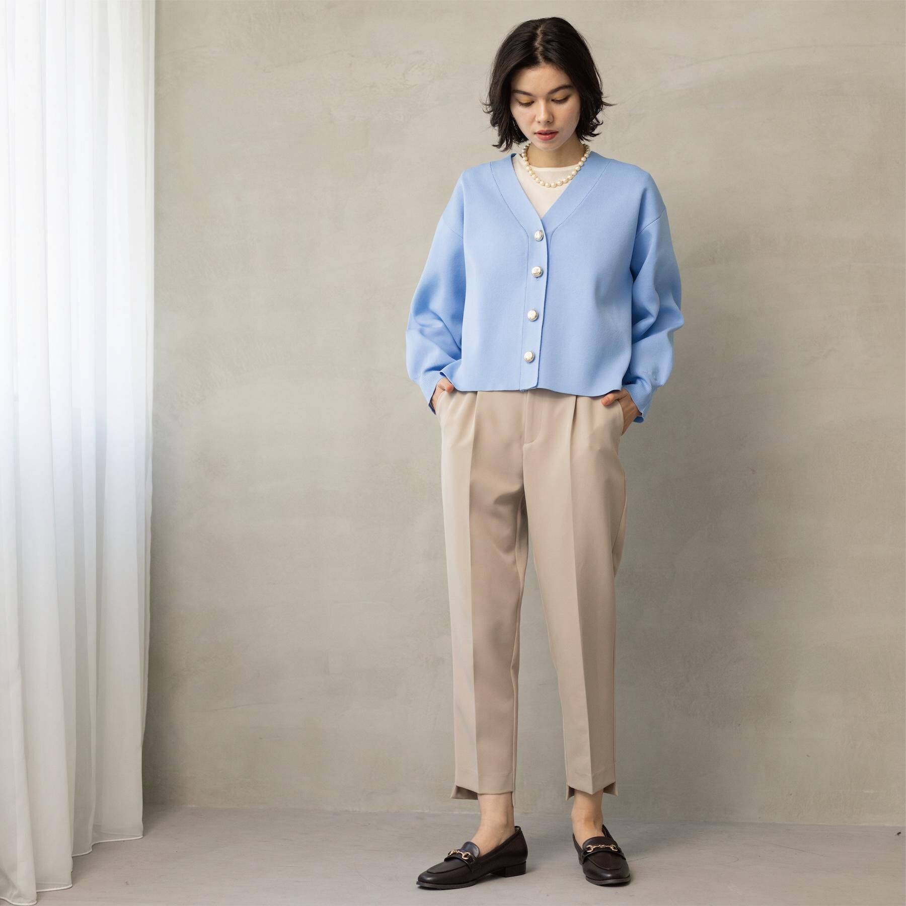 OPAQUE.CLIP「ゴールドビックボタンVネックニットカーディガン【洗濯機OK】」|カーディガン|