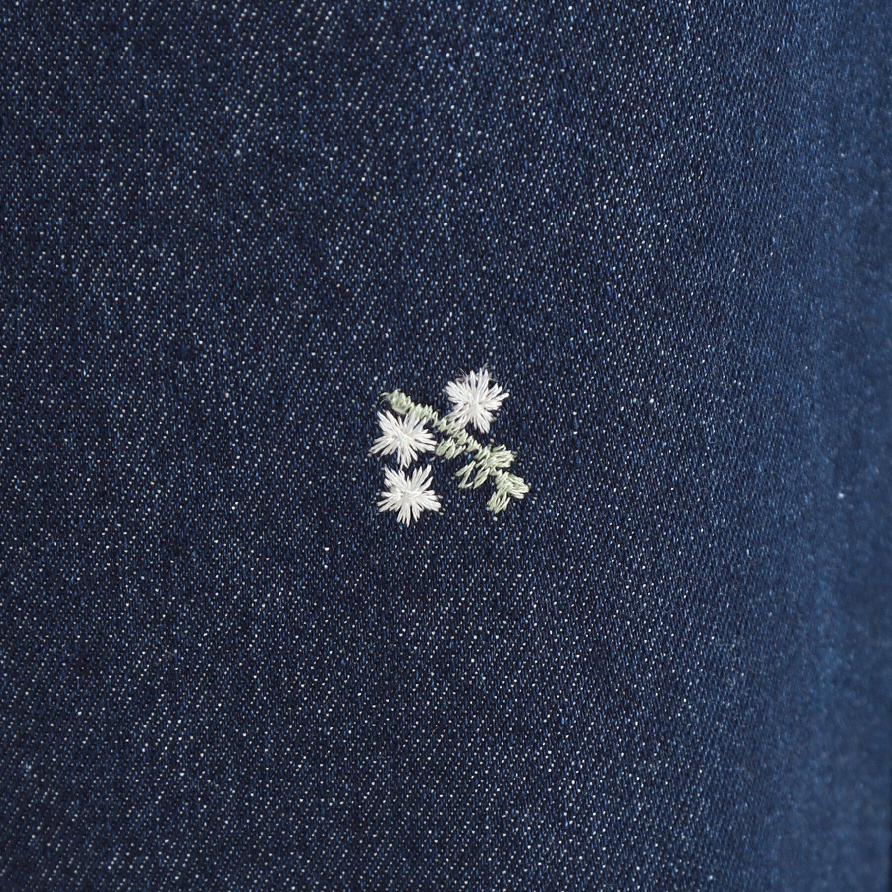 SHOO･LA･RUE「【洗濯機可/S-LL】フラワー刺繍が女性らしさをプラス バギーデニムパンツ」|デニム|