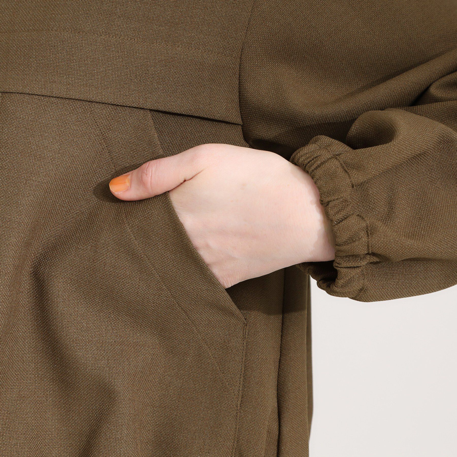 SHOO･LA･RUE「【S-LL】裾のフリルが大人かわいい　ドロストノーカラーブルゾン」|ブルゾン・スタジャン|