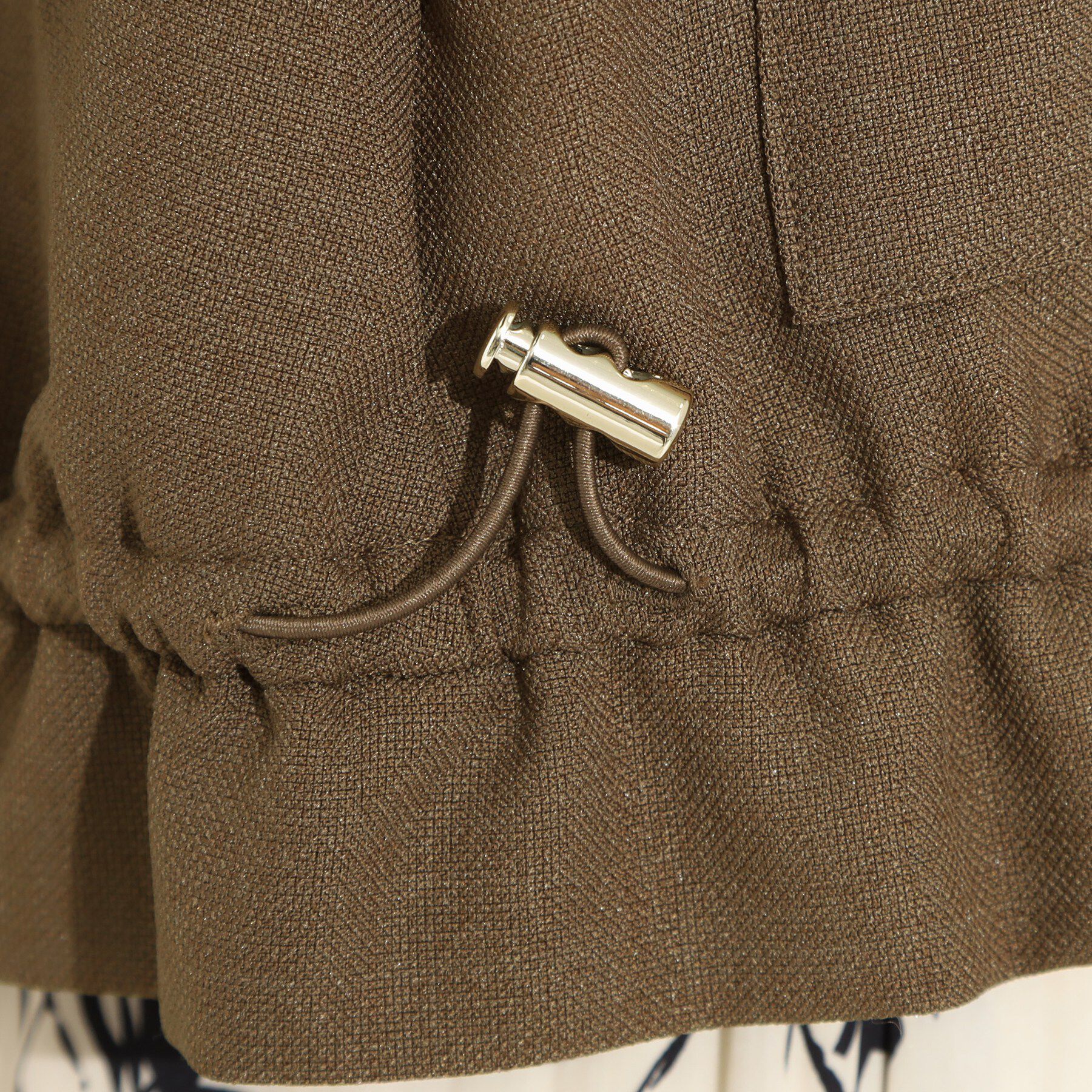 SHOO･LA･RUE「【S-LL】裾のフリルが大人かわいい　ドロストノーカラーブルゾン」|ブルゾン・スタジャン|