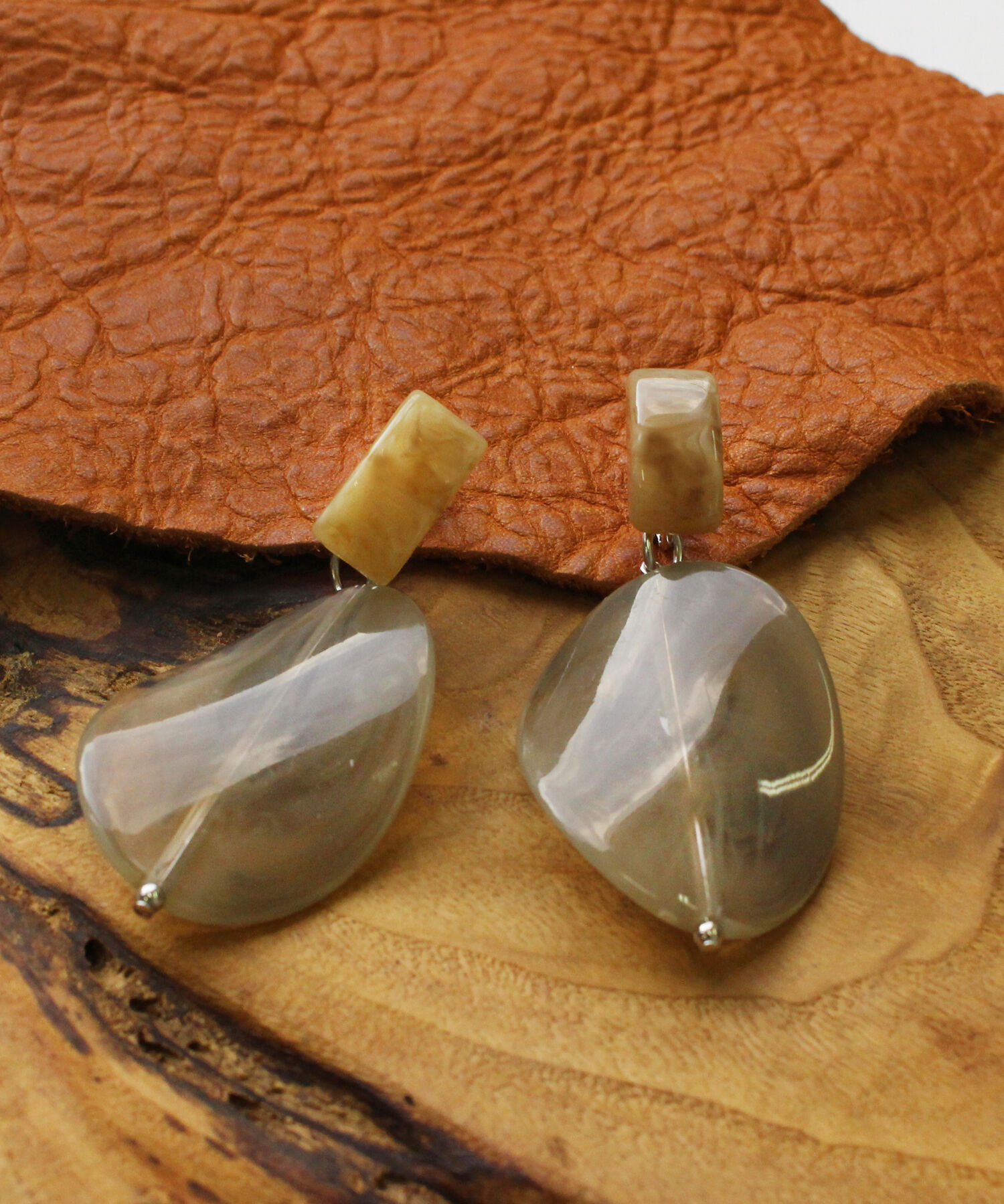 Phoebe+「【sfy】marble stoneイヤリング　ブラウン」|イヤリング|