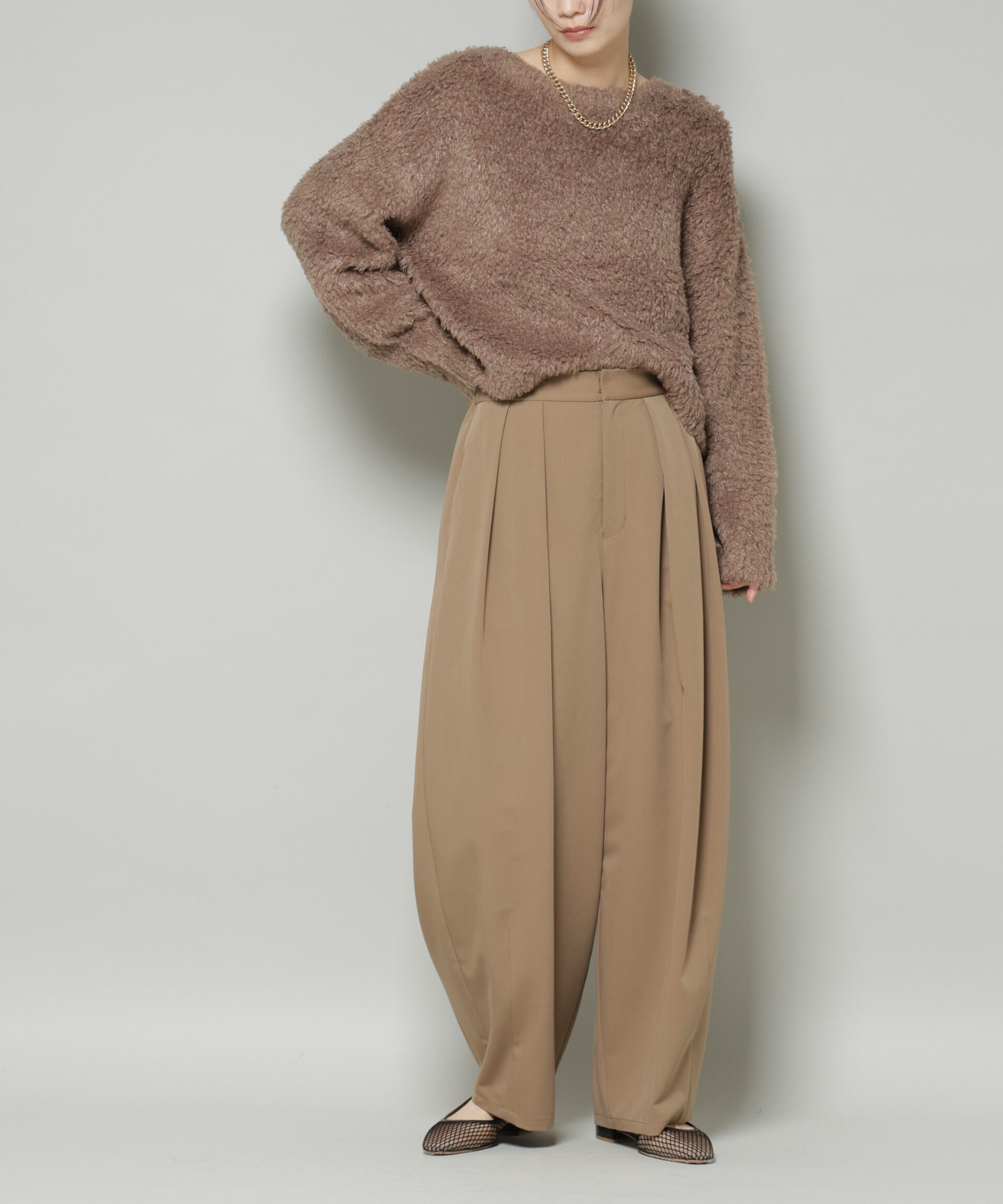 nano･universe「インタックコクーンパンツ」|チノ|ベージュ