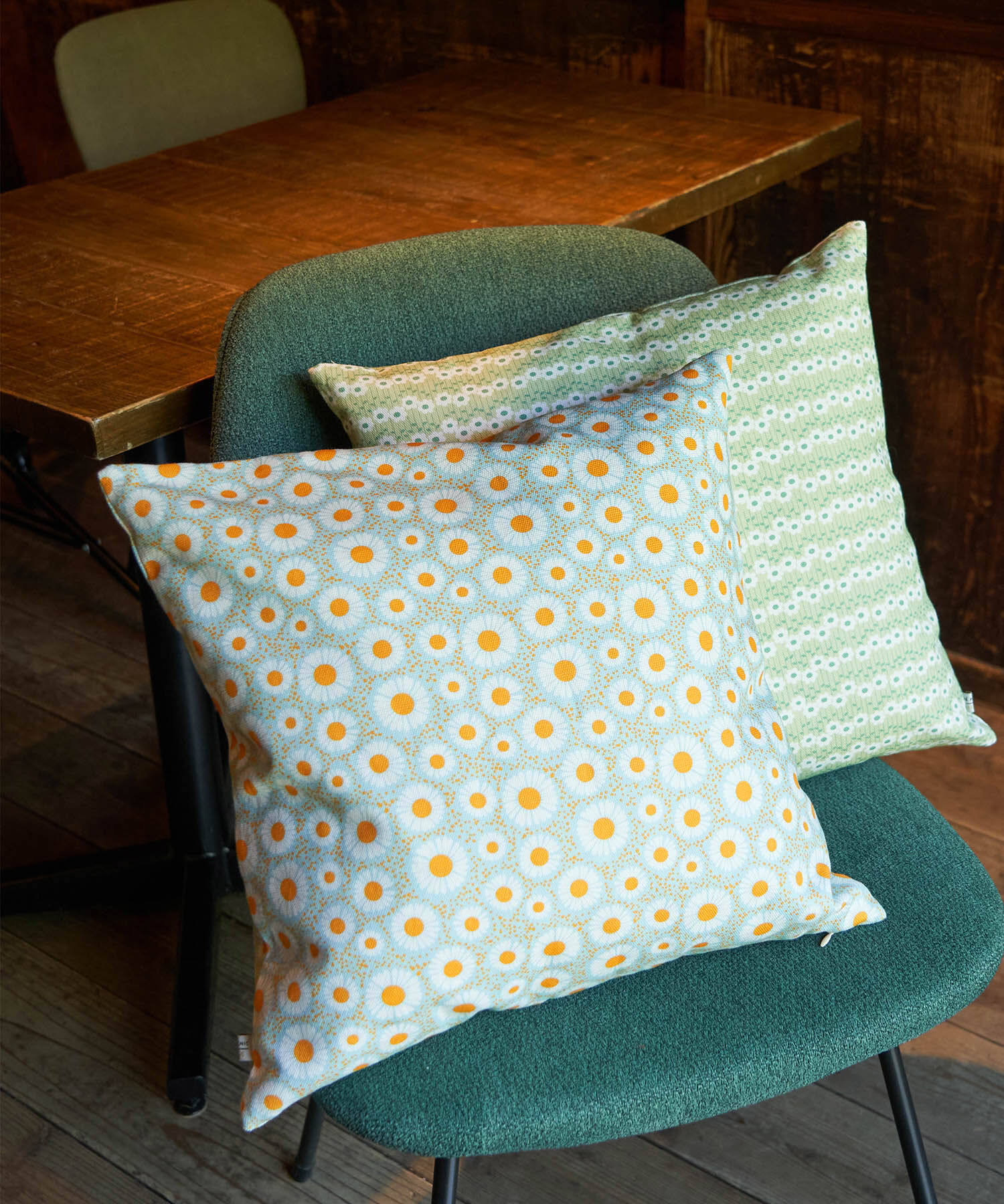 ROPE PICNIC PASSAGE「アデリアレトロ&times;ROPE' PICNIC/レトロ柄クッション」|クッション・クッションカバー|サックス(48)