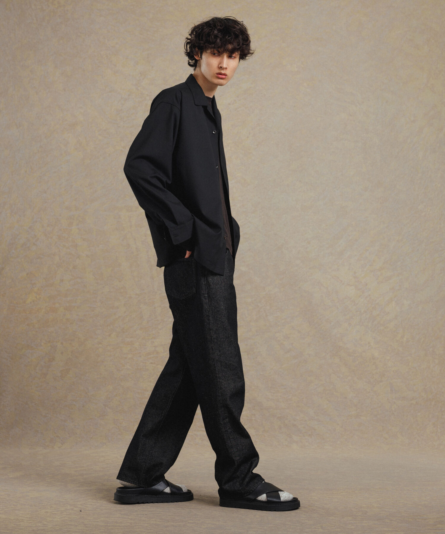 ADAM ET ROPE'「【コットンUSA】デニム センタークリース スラックス/サステナブル/セットアップ対応」|デニム|