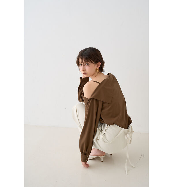 Rouge vif「【新色登場】【一部店舗限定】アシメオフショルブラウス」|シャツ・ブラウス|