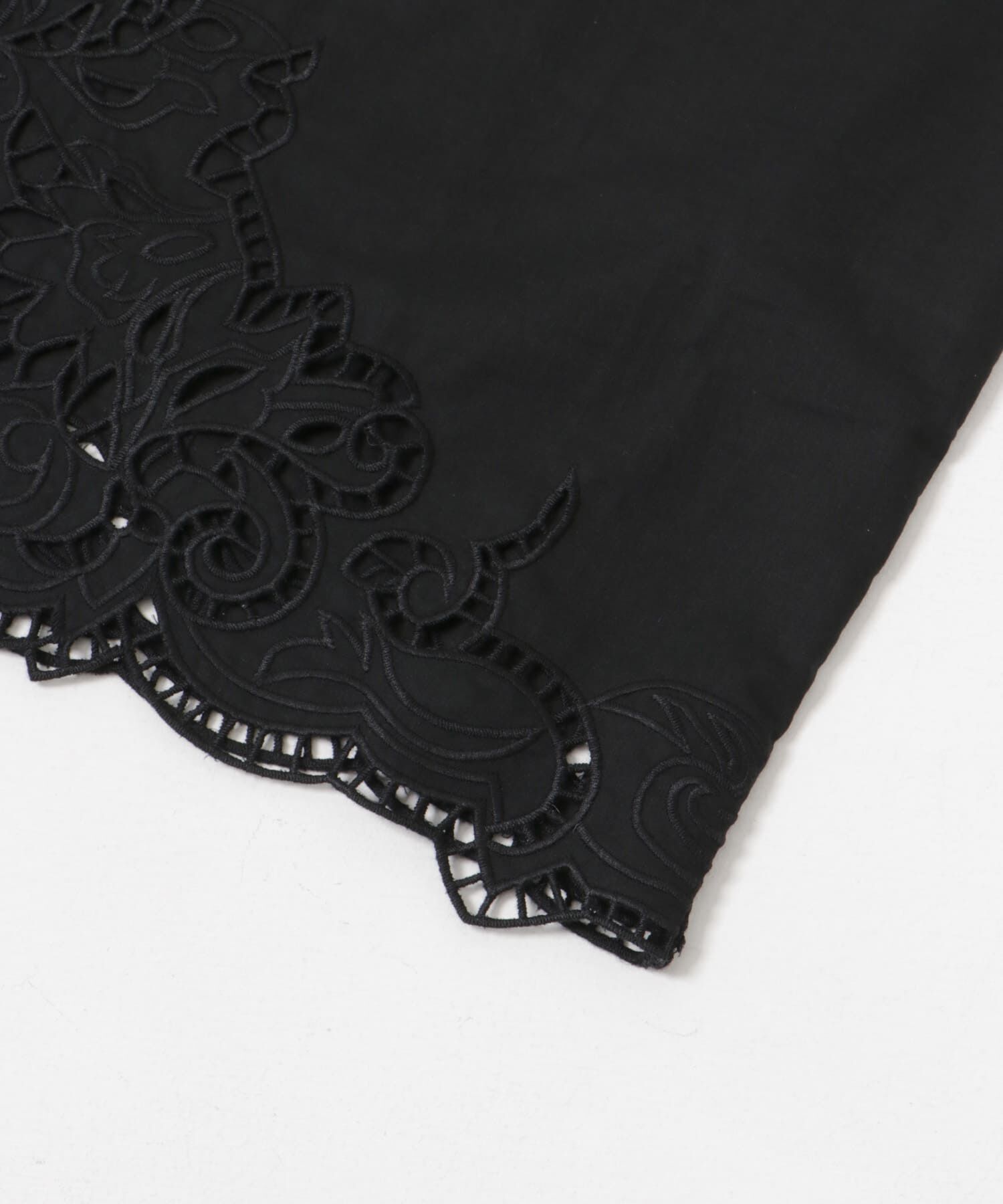 URBAN RESEARCH「カットワークレース刺繍ジレ」|ベスト・ジレ|