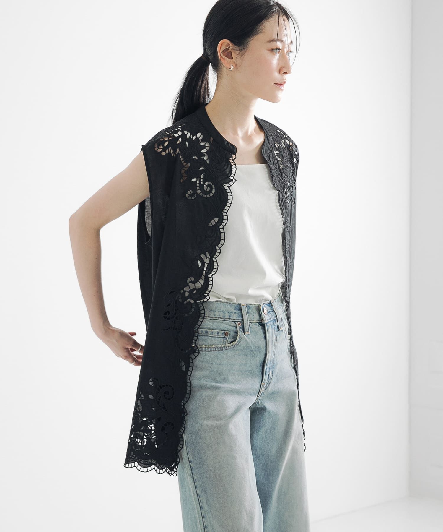 URBAN RESEARCH「カットワークレース刺繍ジレ」|ベスト・ジレ|