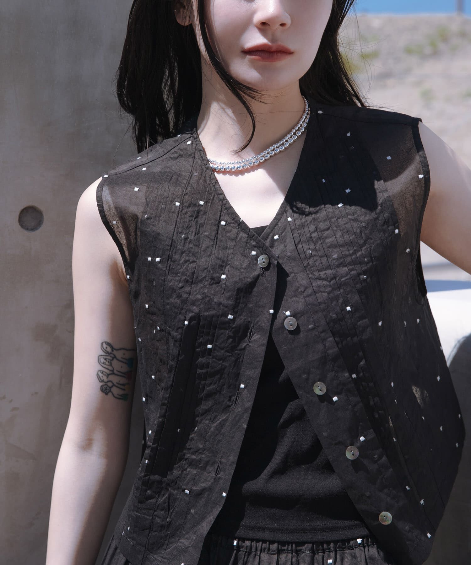 URBAN RESEARCH「new basic　オーガンジードットピンタックベスト」|ベスト・ジレ|