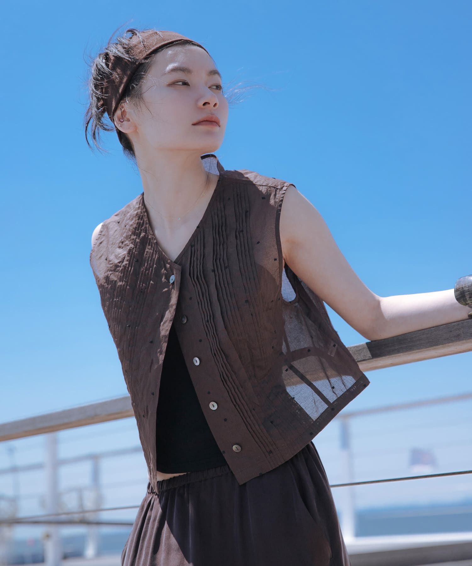 URBAN RESEARCH「new basic　オーガンジードットピンタックベスト」|ベスト・ジレ|ブラウン