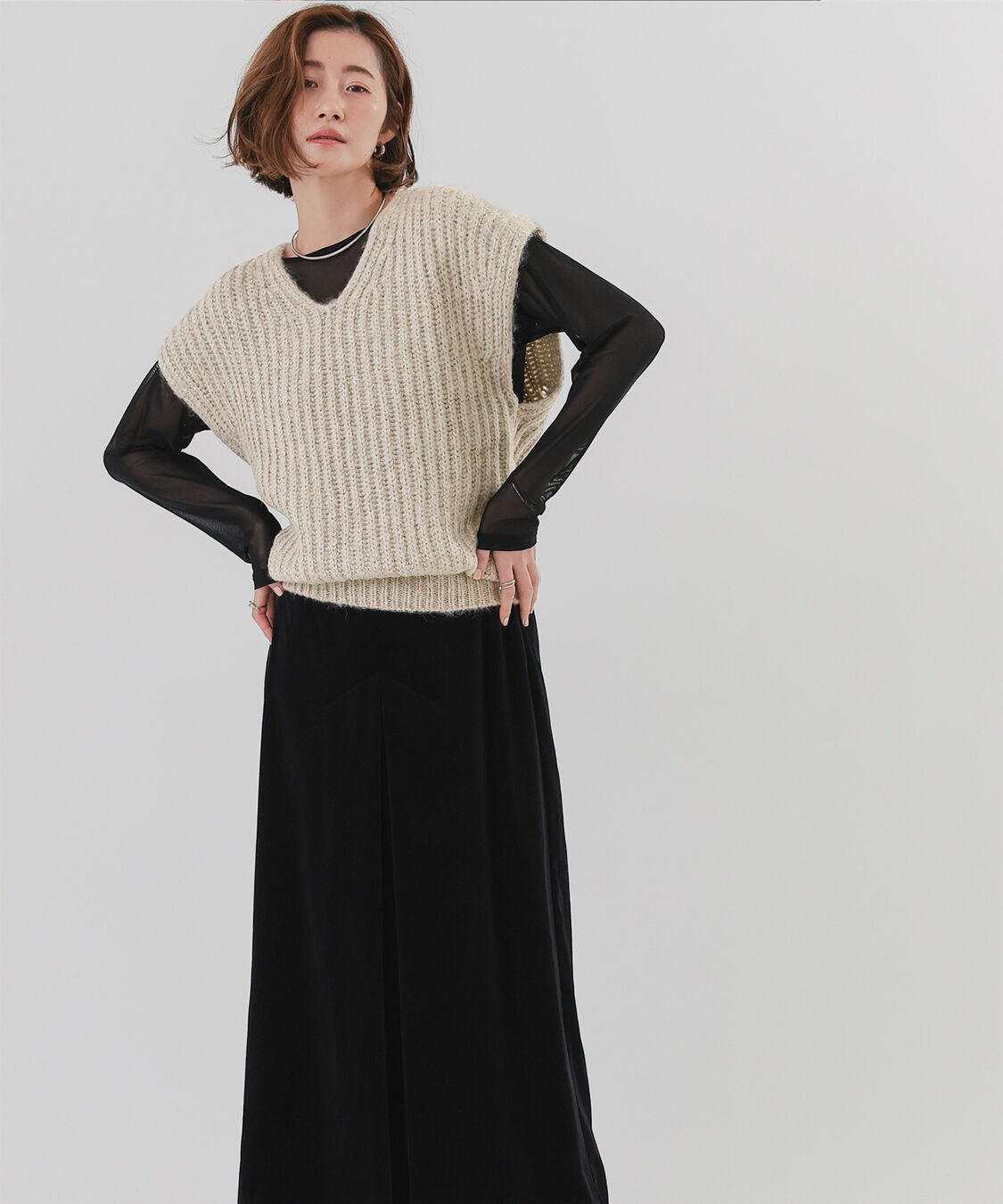 ur's「ラメVネックニットベスト」|ニット・セーター|