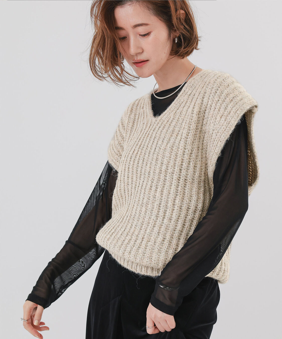 ur's「ラメVネックニットベスト」|ニット・セーター|