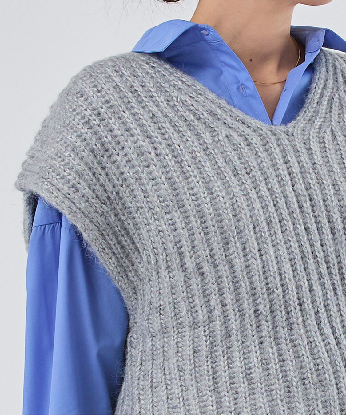 ur's「ラメVネックニットベスト」|ニット・セーター|