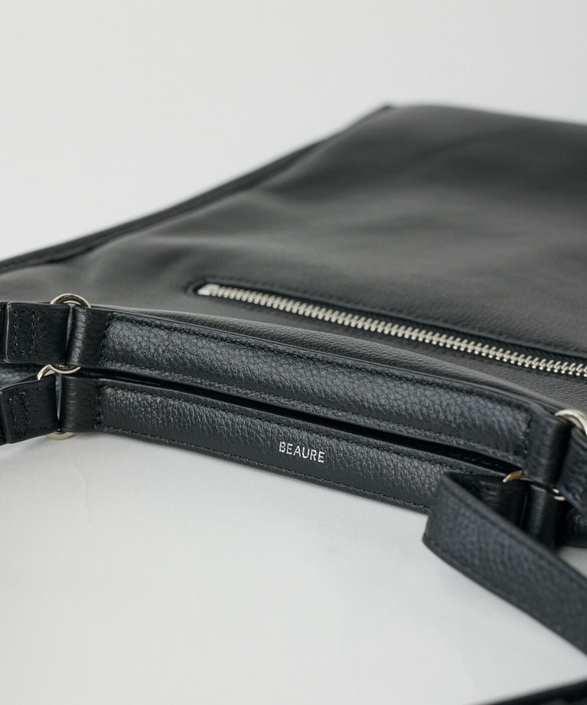 7-IDconcept.「カウレザーシンプルデザイン薄マチトート」|トートバッグ|