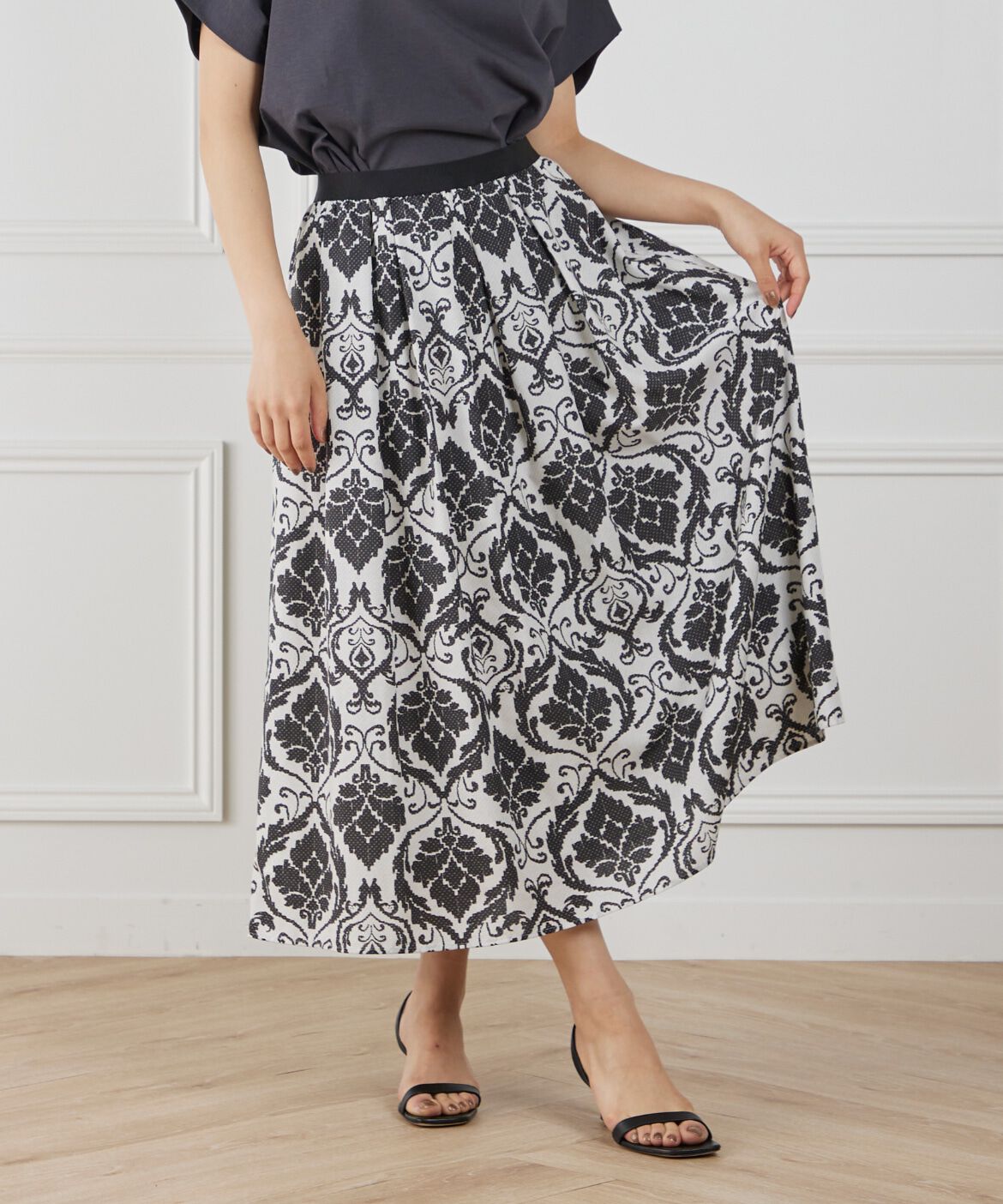 7-IDconcept.「プリントギャザースカート」|フレア|ベージュ2