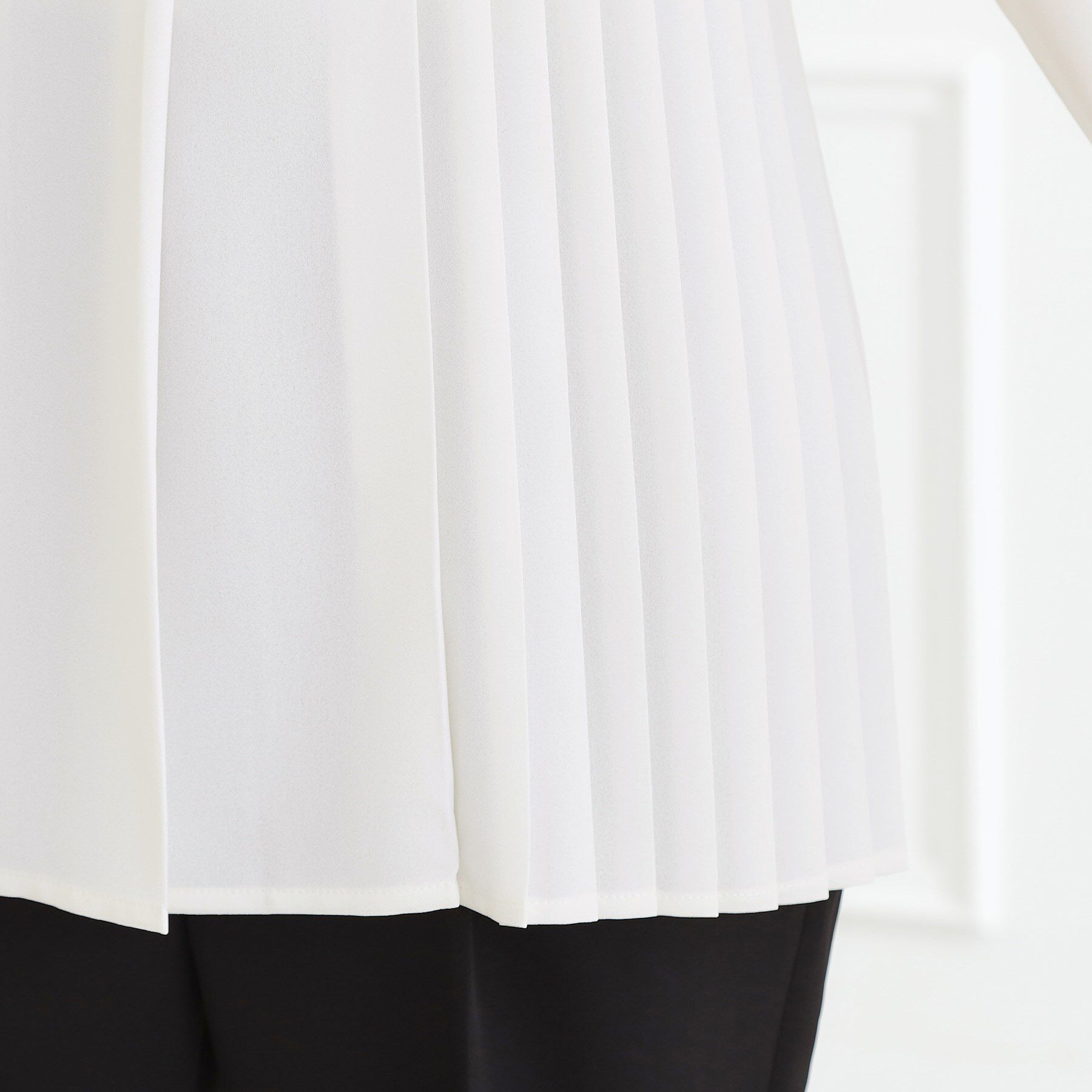 grove「【マシンウォッシュ/防シワ/UVカット】裾プリーツ取り外しボウタイブラウス」|シャツ・ブラウス|