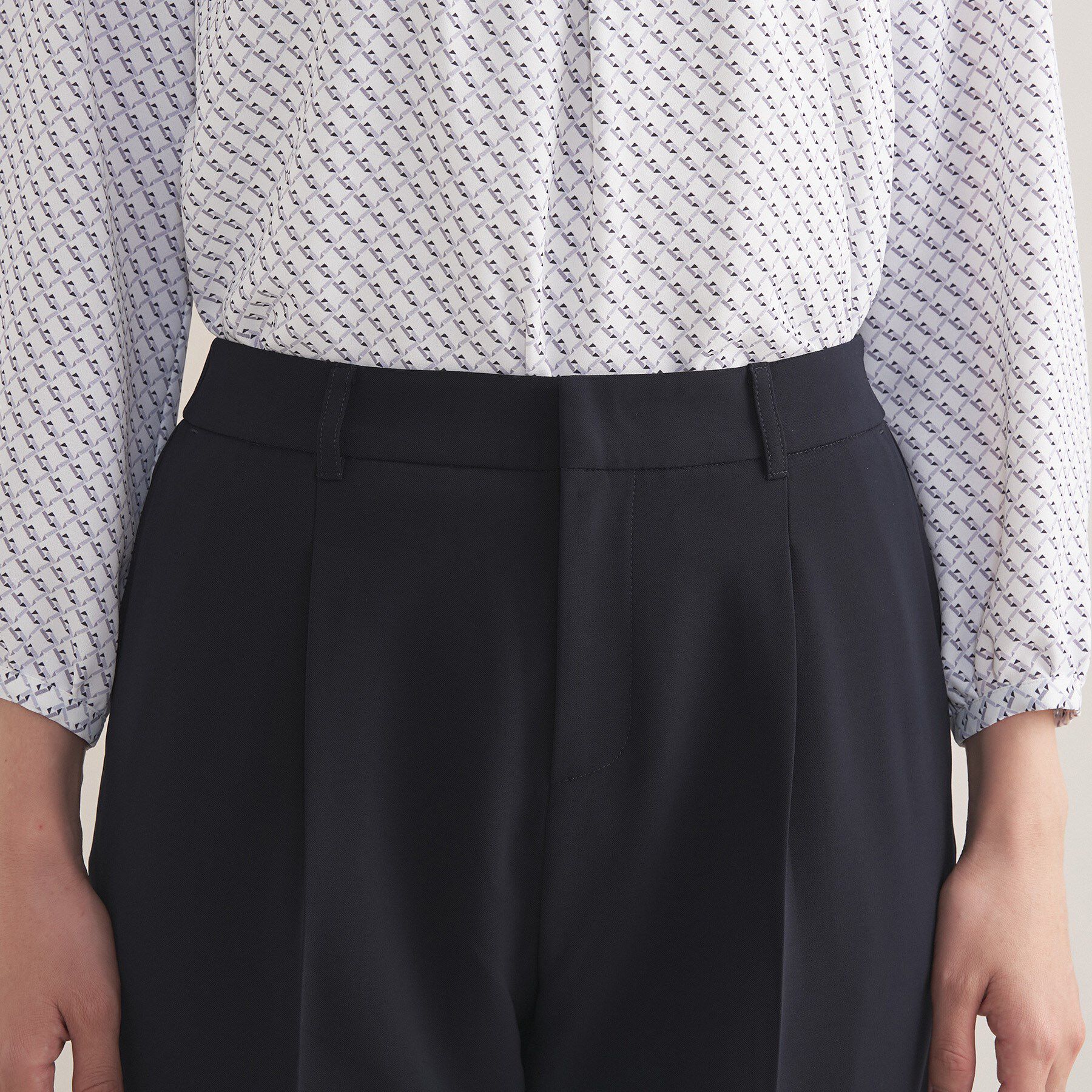 INDIVI「【通勤スーツ／洗える】ストレッチタックテーパードパンツ」|スーツ|