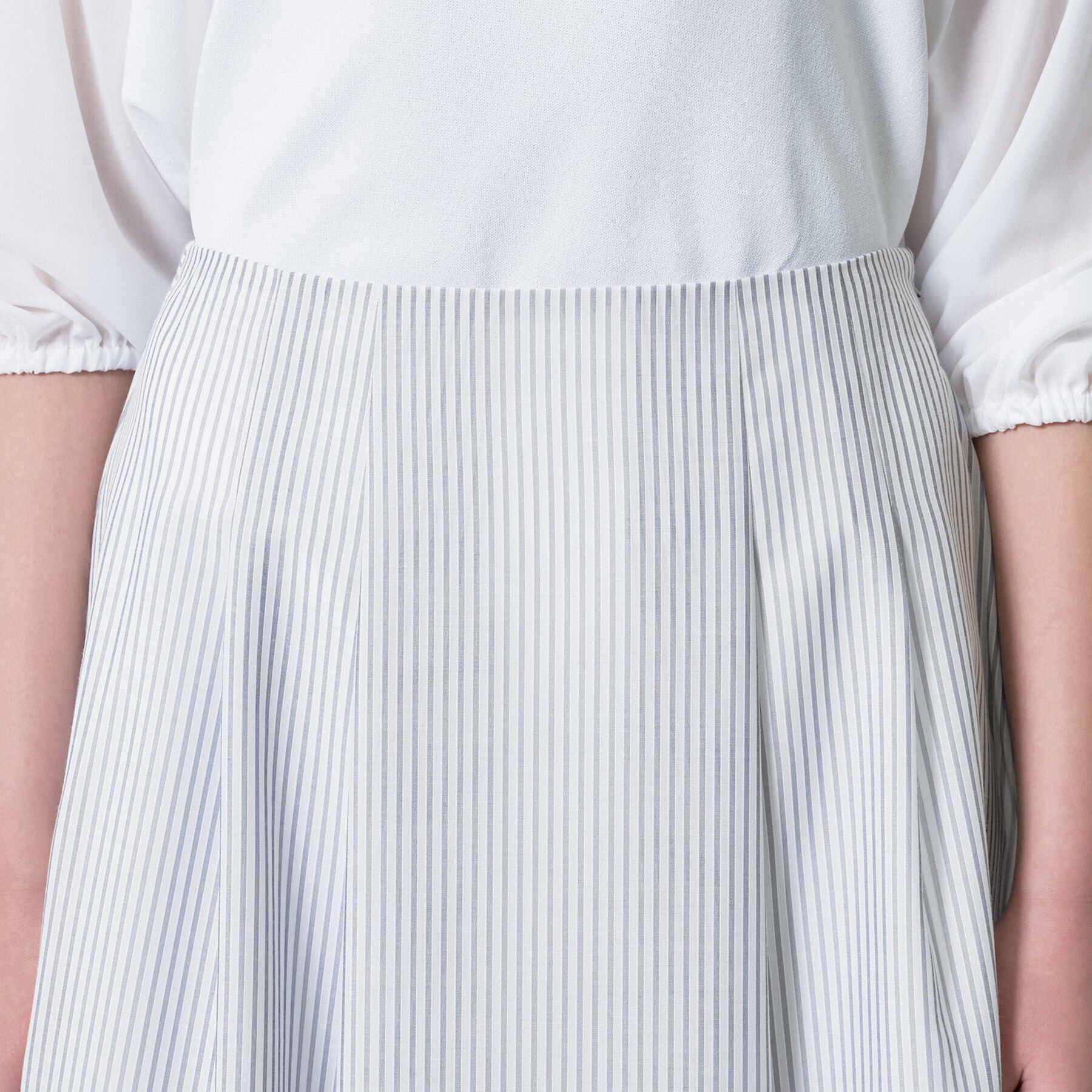 INDIVI「【洗える／SETUP可能】シアーシャンブレータックフレアスカート」|スカート|