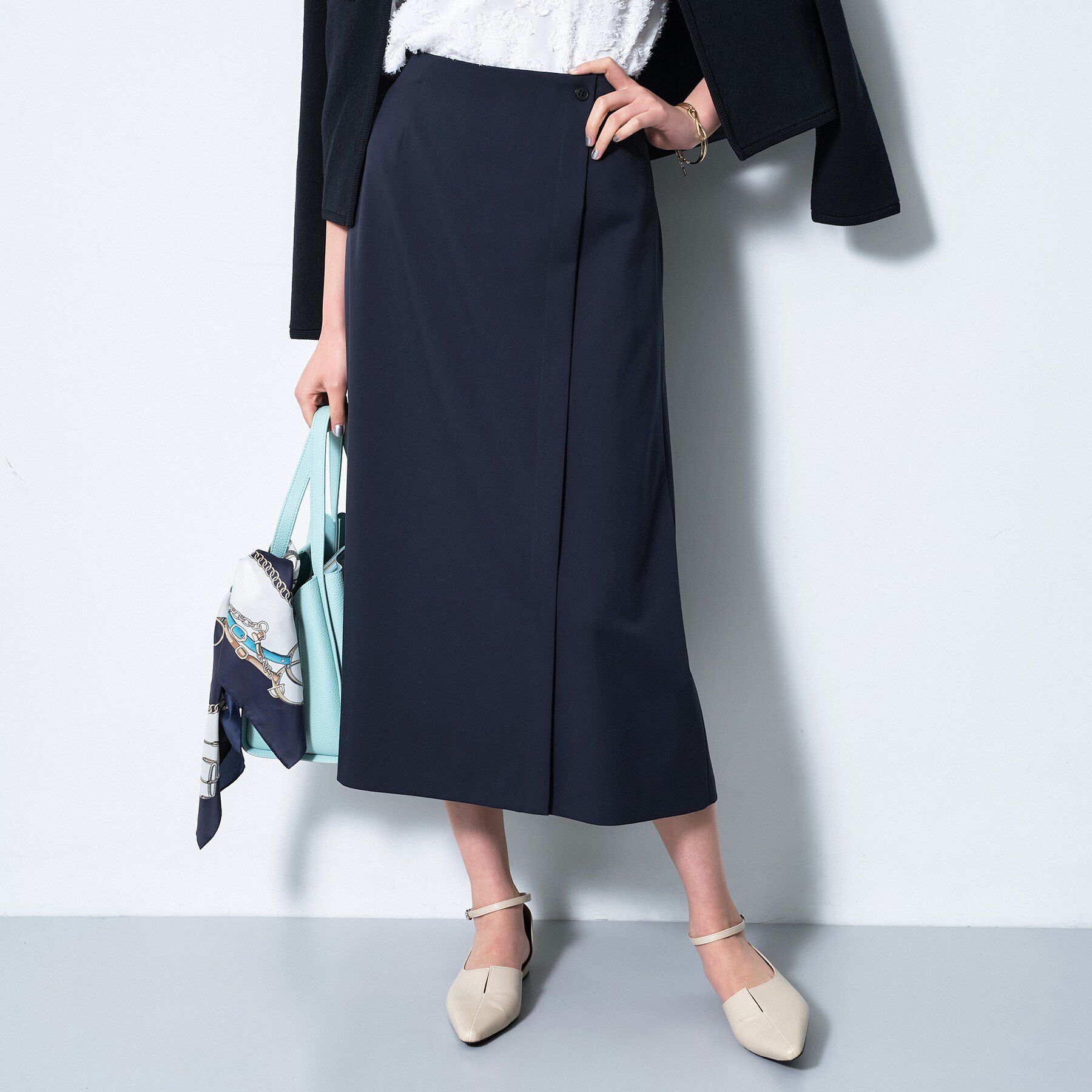 INDIVI「【洗える／UVケア】巻き風フレアスカート」|スカート|ネイビー(094)